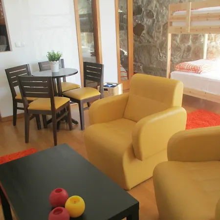Happy Hostel&apartments *