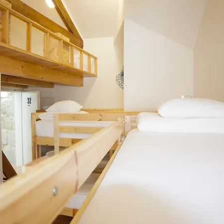 Hostel Happy & Porto