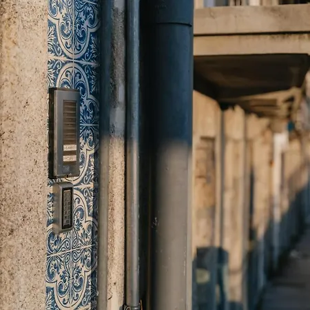 Happy & * Porto